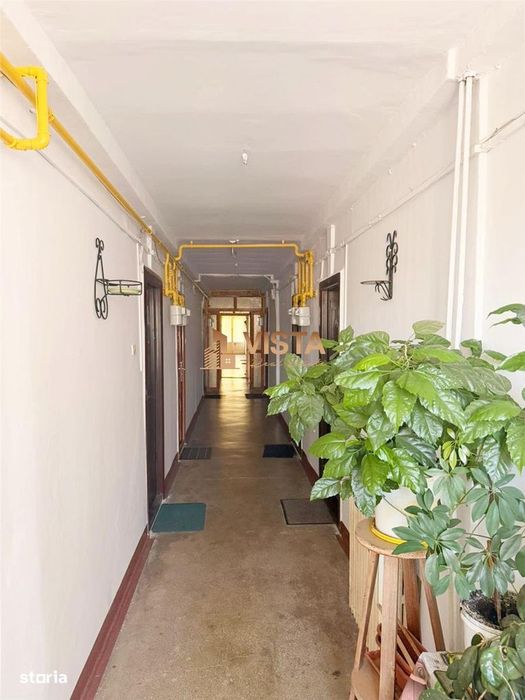 Garsoniera etaj 24 , centrala proprie, Tractorul, Brasov
