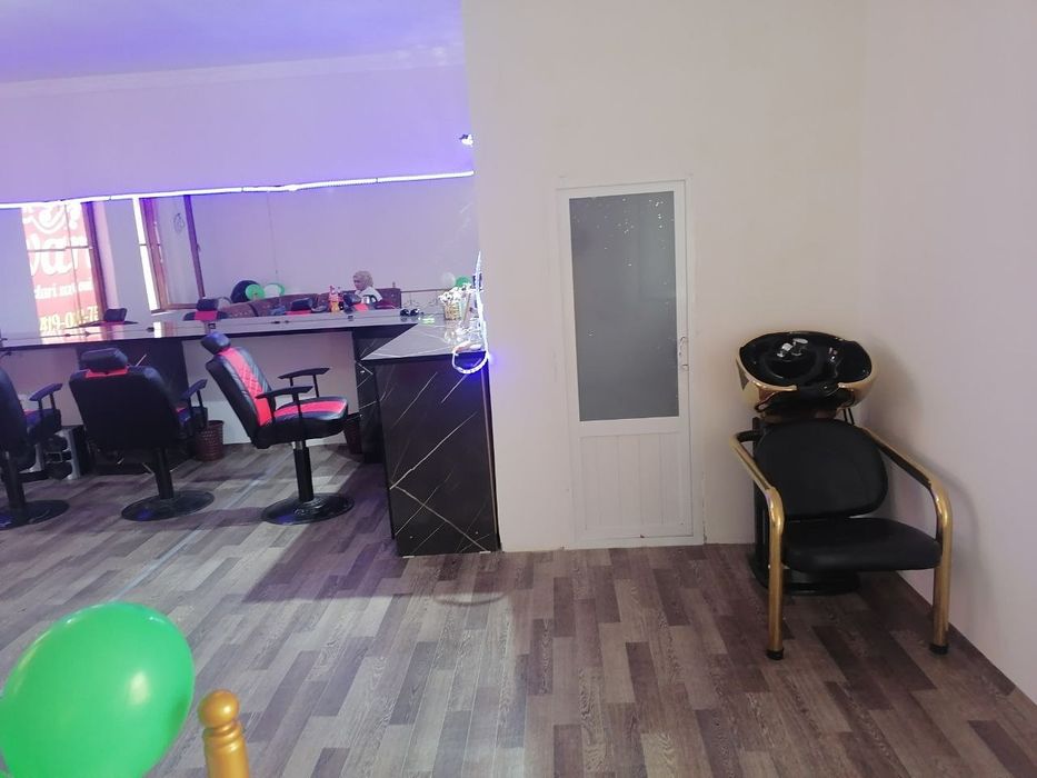 Kreslo oyna va moyka sotiladi alohida olsa ham boʻladi