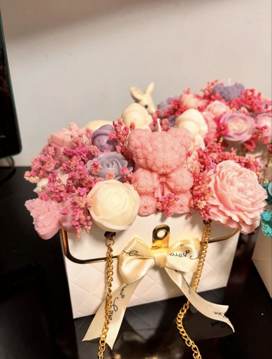 Ръчно изработени подаръчни кутии с ароматни свещи и сапунени рози!!