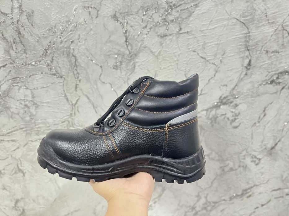 Рабочие ботинки ( 39 размер )
