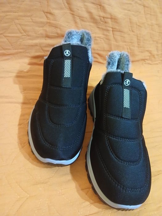 Ghete adidas imblanite noi marimea 44 nefolosite