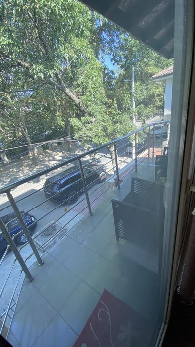 ПРОДАВА СЕ: Обзаведен самостоятелен имот от 230 кв.м (2-ри и 3-ти етаж) с ОБОСОБЕН ДВОР, отделен вход, 4 ТЕРАСИ и КЛИМАТИЦИ НАВСЯКЪДЕ