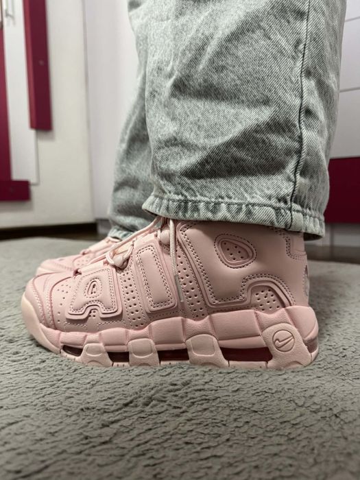 Nike air more uptempo