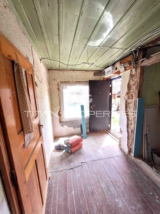 Едноетажна къща в Старосел