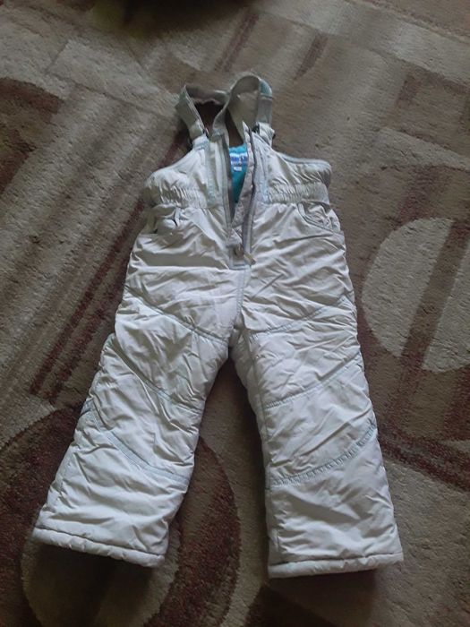 Комбинезон и теплые штанишки  для девочки