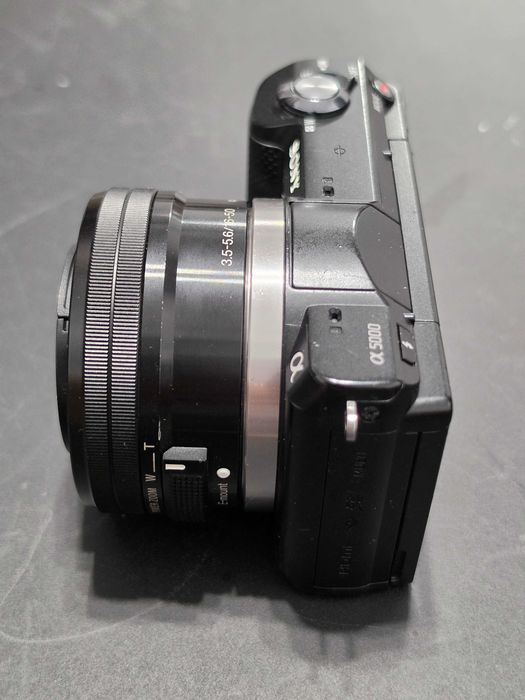 Aparat foto digital mirrorless Sony Alpha 5000 a5000 cu obiectiv E 16-50 OSS