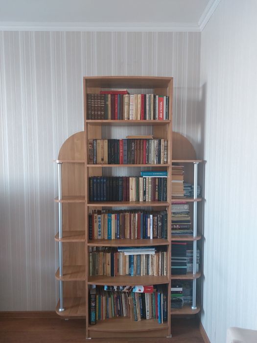 Книжный стеллаж/шкаф/книжная полка