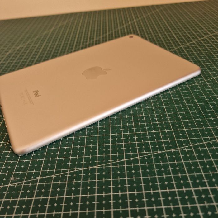 Apple iPad mini 4 – 128 GB – модел A1538