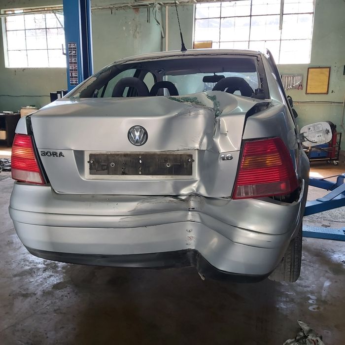 Фолксваген Бора 1.6 -SR 2003 г.