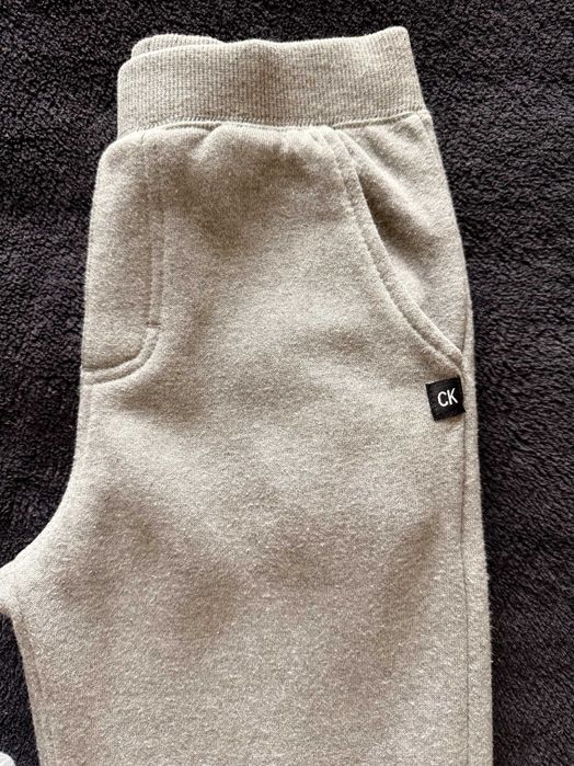 Trening pentru baieti, Calvin Klein, marime 7 ani - 122 cm