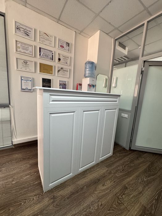 Продам ресепшен для салона красоты