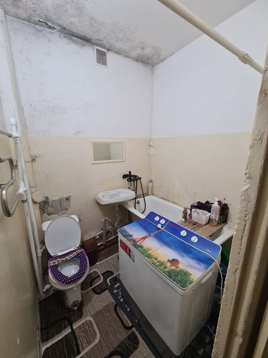 Srochna arzon kvartira sotiladi