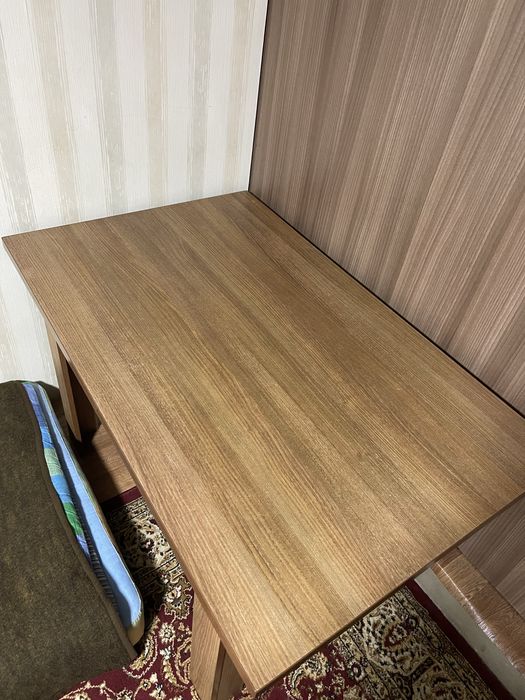 Кухонный стол