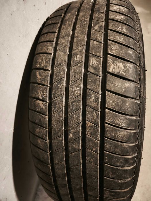 Гуми Bridgestone 235/60/18 107w