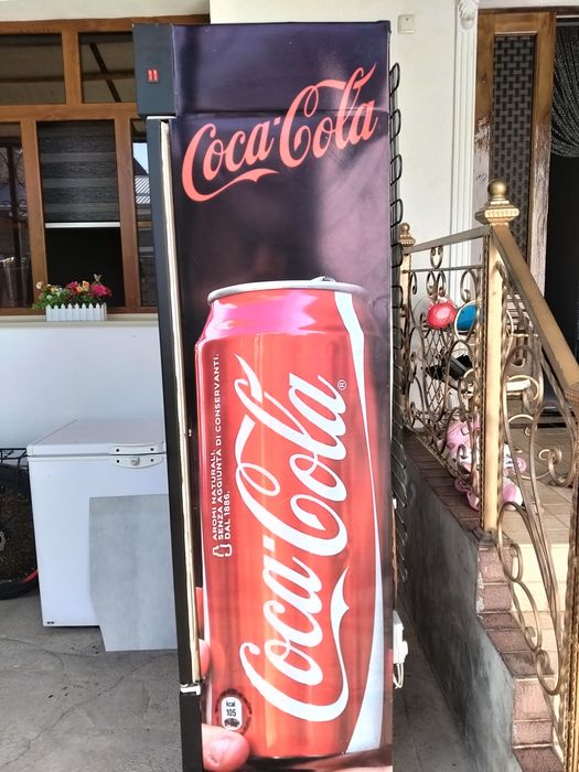 Ветрина холодильник сотилади.