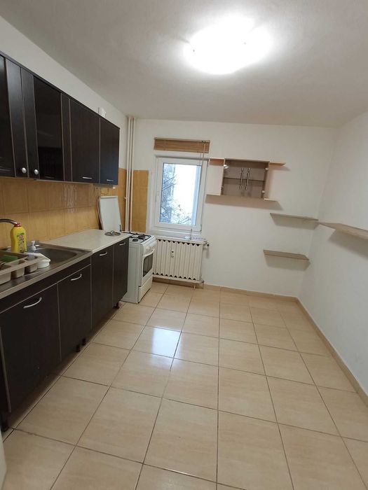 Aviatiei, de inchiriat apartament 3 camere nemobilat