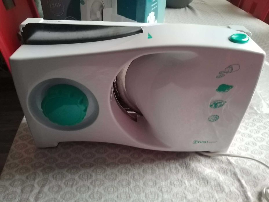 Колбасорезачка, марка First