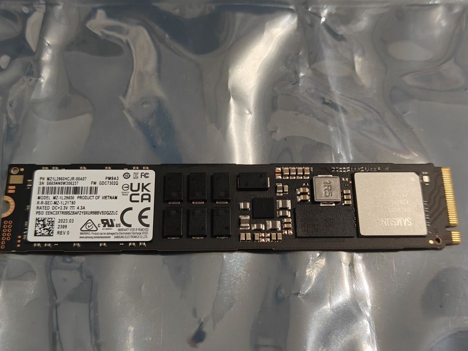 Серверный SSD Samsung MZ1L2960HCJR-00A07