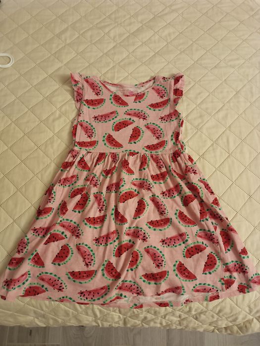 Vând rochițe fetițe 4-6 ani