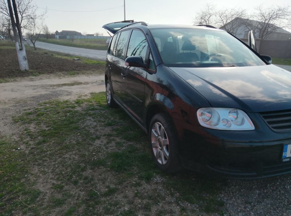 Vw touran anul 2006.1.6.fsi.benzina