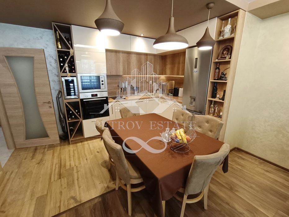 Продава се Тристаен апартамент в Велинград - 98 кв.м за 1684 €/кв.м - Снимка #2