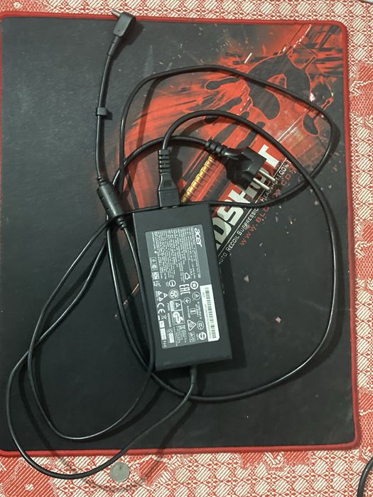 Оригинальный блок питания Acer 135W — отличное состояние!