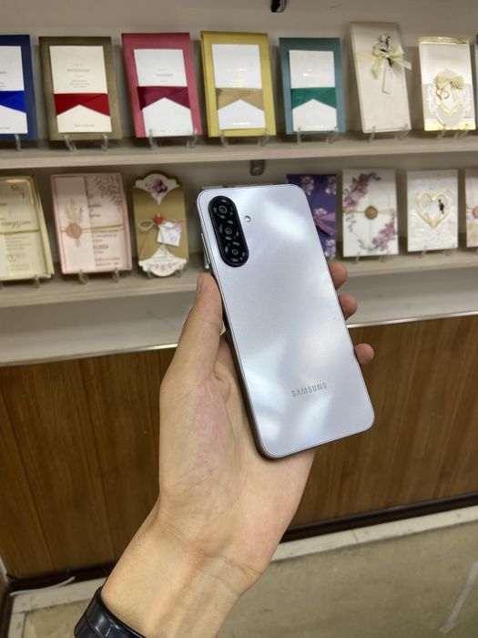 Samsung A17 6/128 ideal
