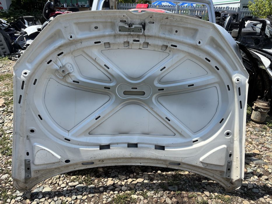 Капак VW Passat B7