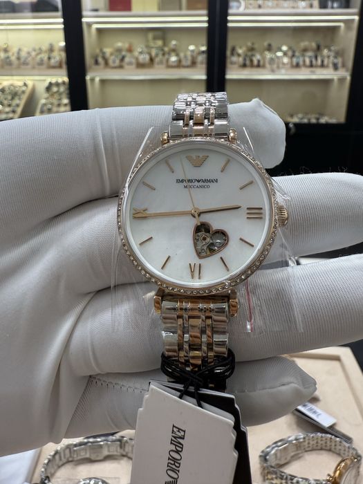 Новогднии Скидки Emporio Armani