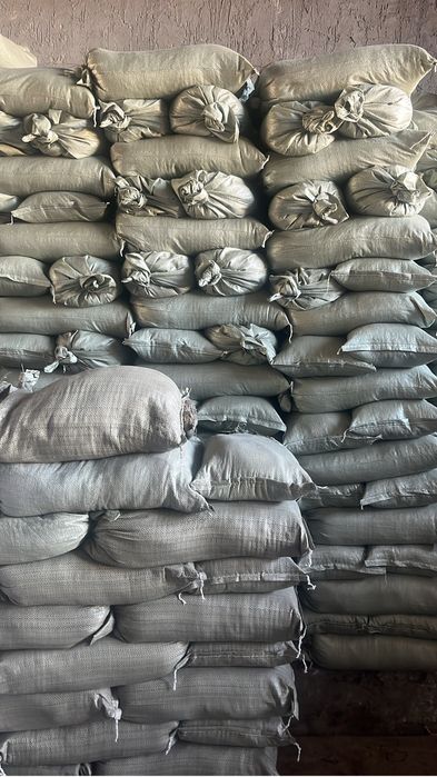 Песок клинец щебень в мешках