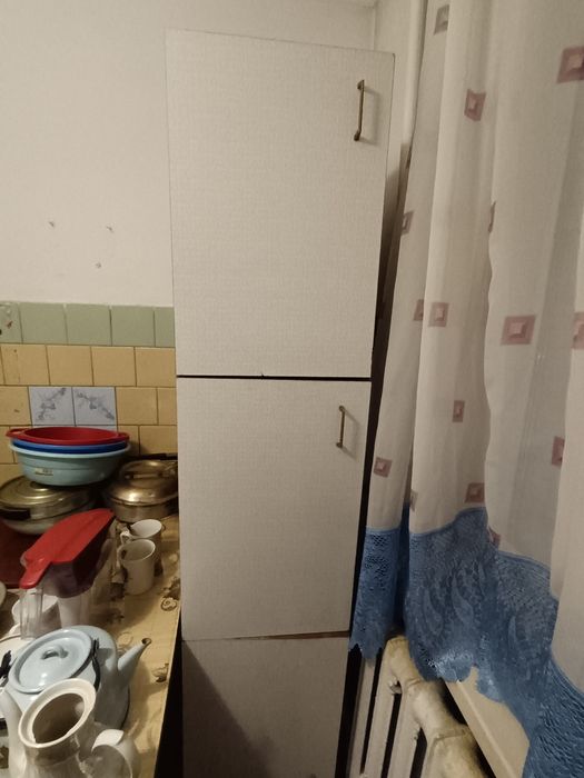 Отдам даром шкаф-пенал