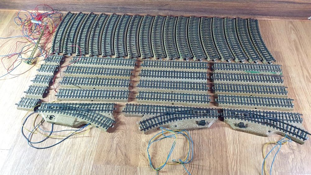 Lot șine Marklin L plus machete case