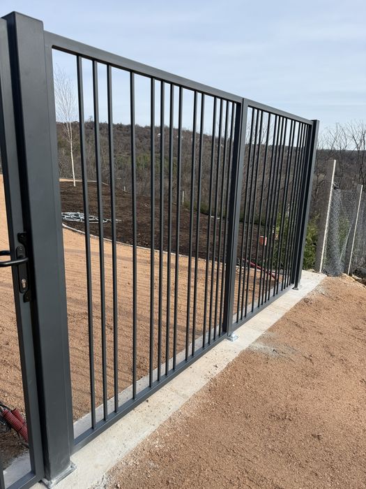 Метални врати и огради