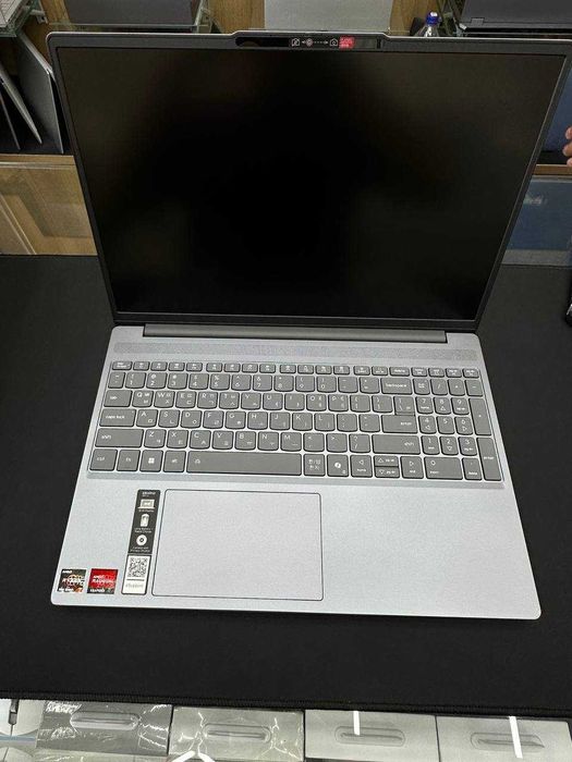 Noutbuk Lenovo IdeaPad Slim 3 AMD Ryzen 7 7735HS 8/512Gb 15.3" FHD IPS
