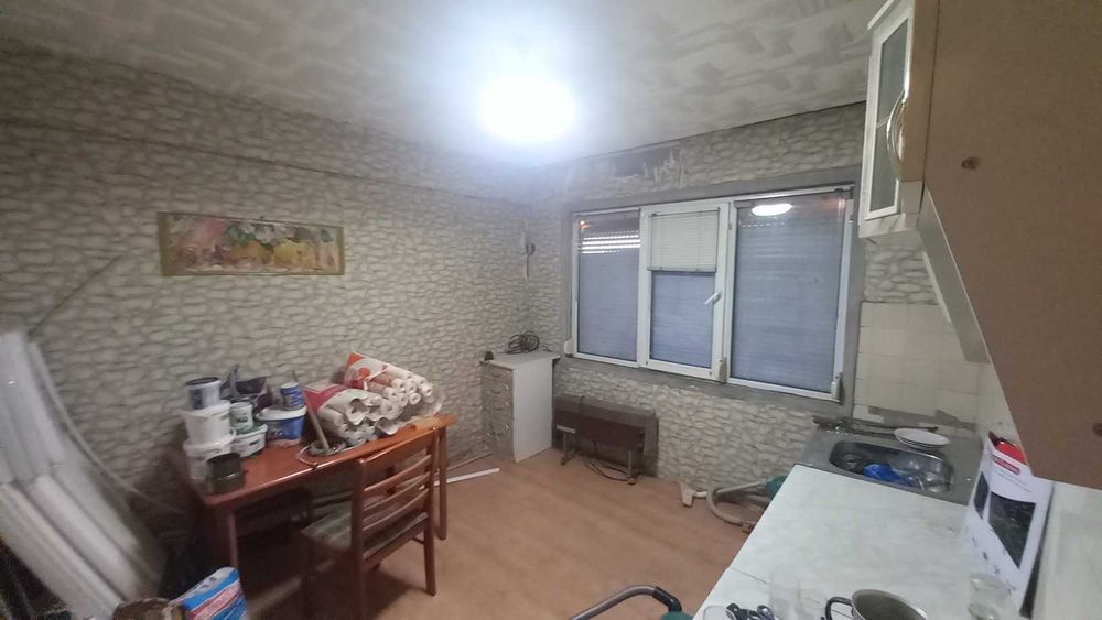 Гарсониера в близост до Кауфланд на ул. "Костур" 22, кв. Добровски