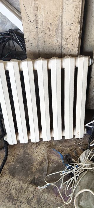 Продается чугунная батарея в отличном состоянии