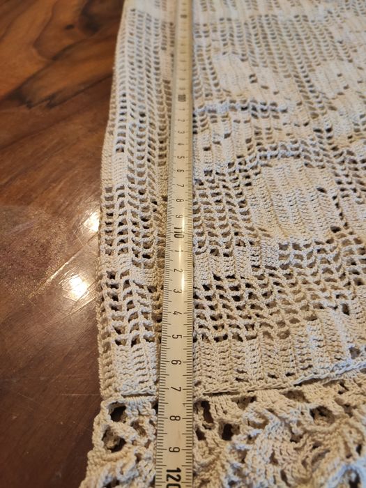 Елипсовидна плетена покривка.