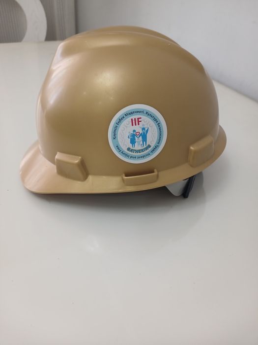 Продам каску HSE TCO