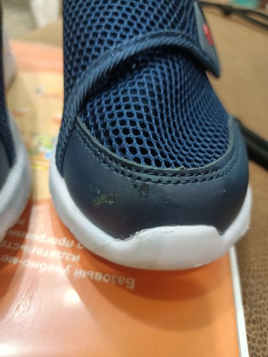 Продам лёгкие кросовки