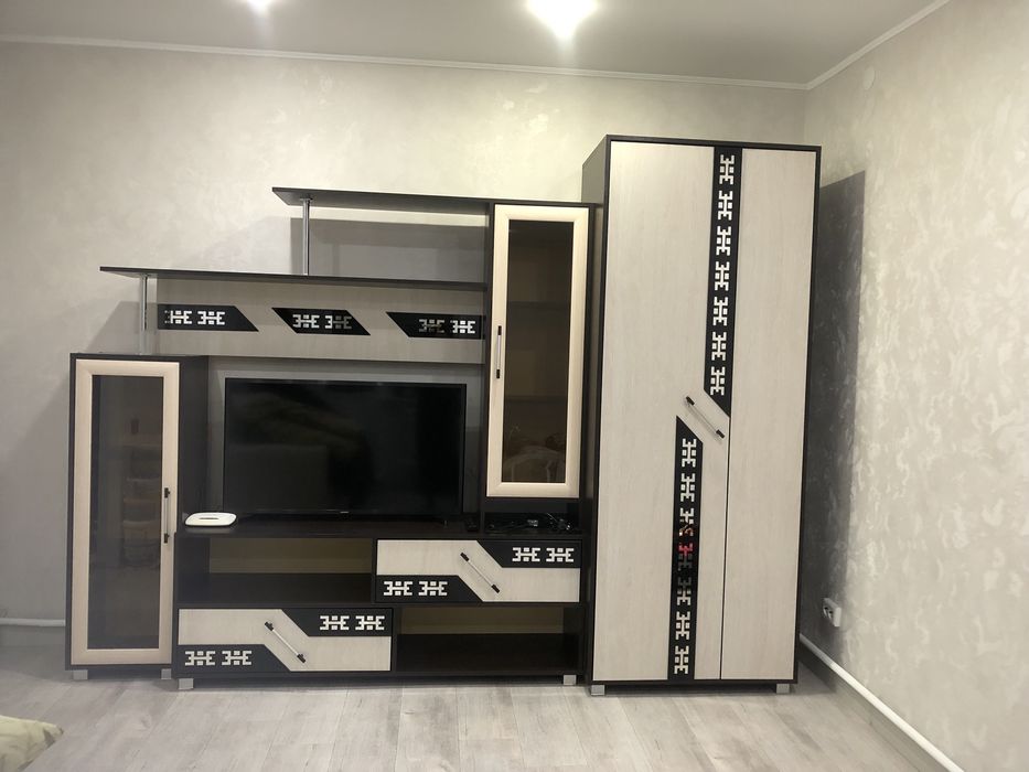 Горка со шкафом