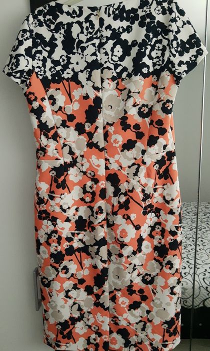 Оригинална Рокля HUGO BOSS НАМАЛЕНА на 50 лв.