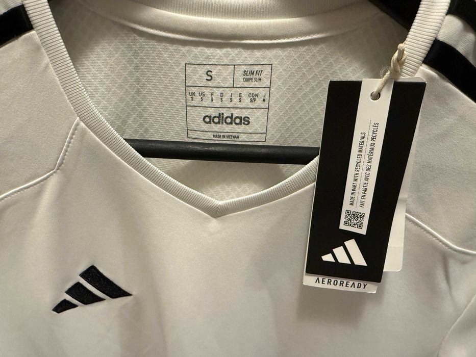 Vând tricou Adidas, NOU și ORIGINAL, adus din SUA, mărimea S