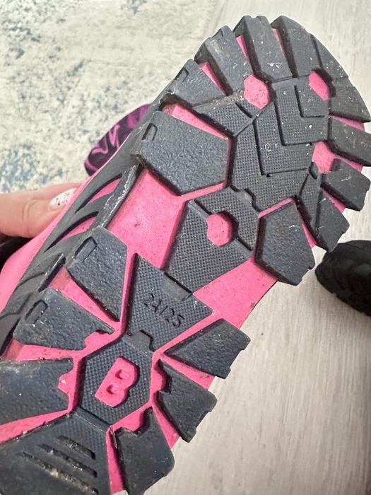 Зимние ботинки  р 24 и 25