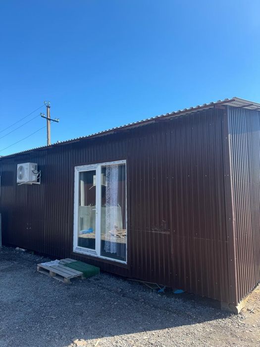 Контейнер жилой, бытовка