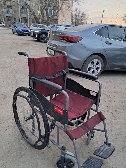 Продам инвалидную коляску район цемпоселка