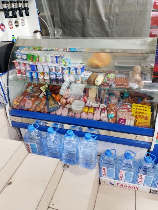 Продам витринный холодильник