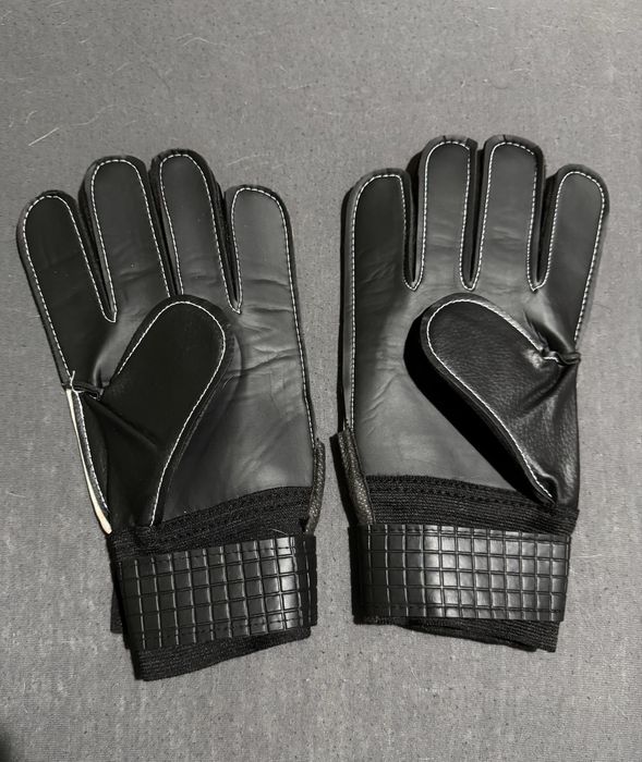 Вратарски ръкавици Nike – нови, размер 9 и 10