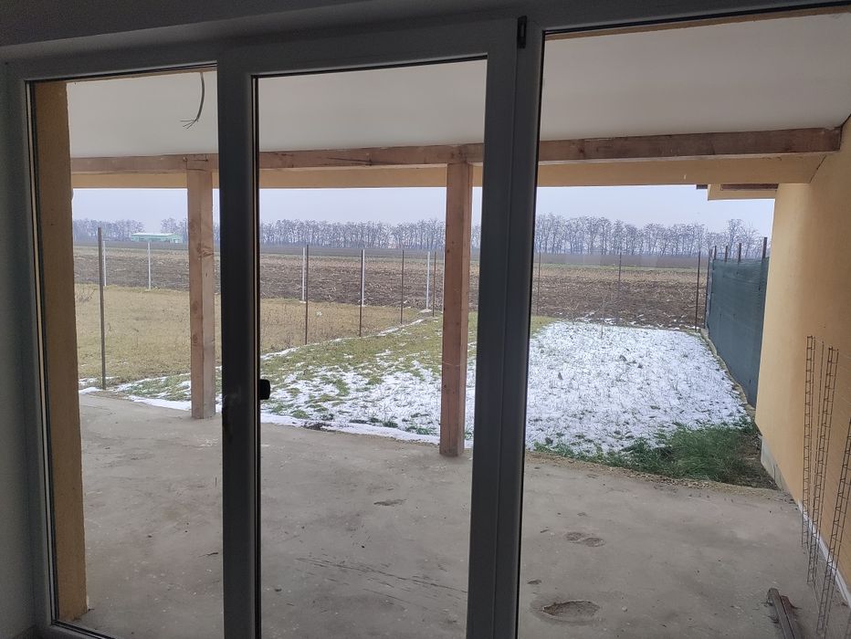 Vând în rate ,Casa P,zona Martinesti!