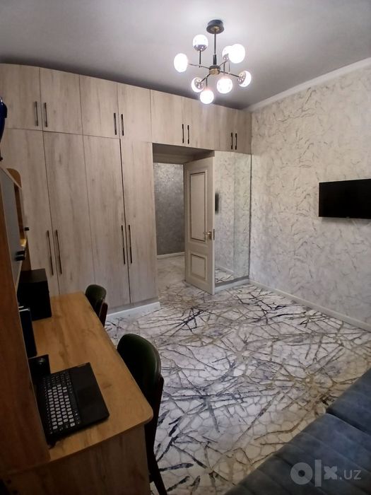 Яккасарай.Продам 3х комн квартиру в центре. 78кв/м  кирпич высокопотол