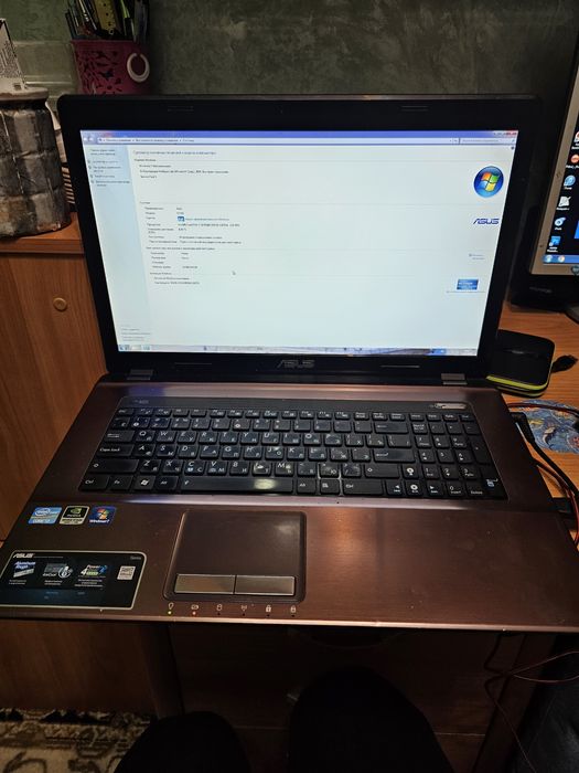 Ноутбук Asus 17 дюймов